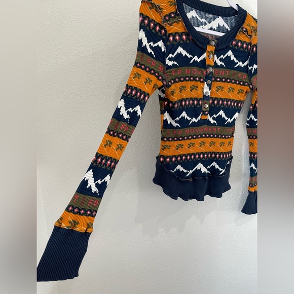 Free People Movement Ralley Henley Shirt Athletic Ski Preppy Thermal Base Layer - Picture 3 of 7